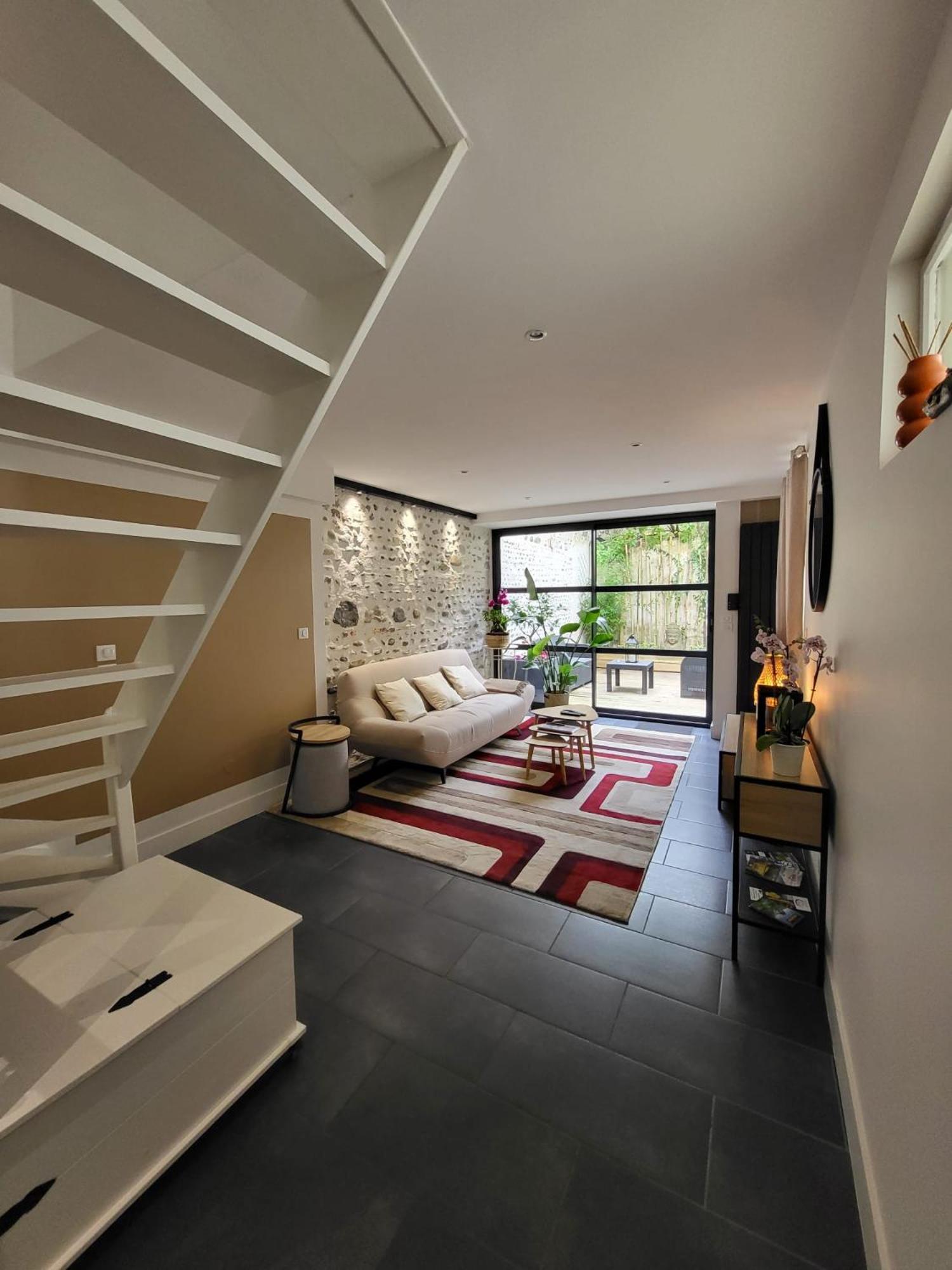 Le Patio - Appartement Calme - Hyper Centre Pau Exterior foto